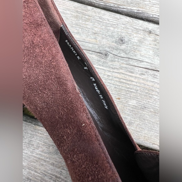 Bally Brown Suede With Gold Buckel Loafers
Size 7 - Picture 9 of 10